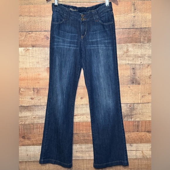 🌻 Eddie Bauer Curvy Jeans Women’s size 4 Dark Distressed Denim - Picture 1 of 13